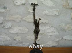 Aldo VITALEH, Bronze on Marble depicting the DANCER WITH DOVES signed, Excellent Condition