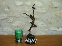 Aldo VITALEH, Bronze on Marble depicting the DANCER WITH DOVES signed, Excellent Condition