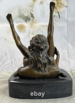 Art Deco Bronze Sculpture of a Nude Woman with Marble Base – Signed Nino Oliviono