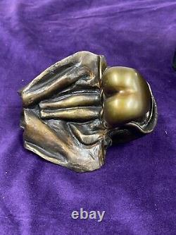Beautiful Bronze Naked Female Sculpture Marble Base Signed And Numbered 2/499