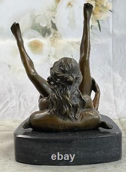 Bronze Art Deco Sculpture Nude Woman with Marble Base - Signed Nino Oliviono Deco