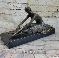 Bronze Sculpture of a Dancer Signed Chiparus on a Marble Base, Art Deco