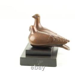 Bronze Sculpture of a Pair of Pigeons on Vintage Black Marble