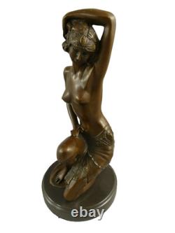 Bronze Woman Sculpture in Art Nouveau Style on Black Marble after Milo