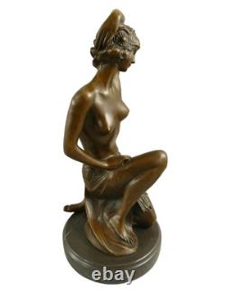 Bronze Woman Sculpture in Art Nouveau Style on Black Marble after Milo