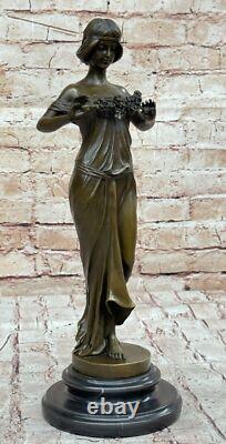 Handmade Bronze Woman Signed Pittaluga on Marble Base Opens