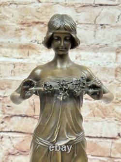 Handmade Bronze Woman Signed Pittaluga on Marble Base Opens