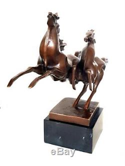 Kubistische Bronze Horses On Marble Nachguss With Signature Milo, Abstract