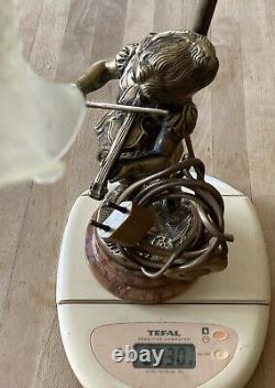 Lamp 'The Violinist' signed by Farbel. Bronze, marble, brass, opaque glass tulip.