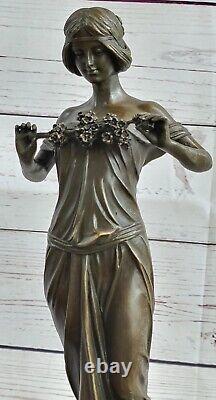 Modern Bronze Woman Signed Pittaluga on Marble Base Cast Iron Figurine Decoration