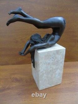 Nue In Bronze, Statue Of A Woman Naked In Bronze On Marble Signed
