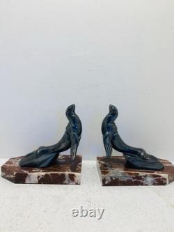 Pair of bookends in marble and bronze signed Hippolyte MOREAU - The Sea Lions