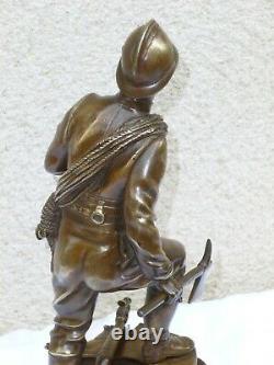 Rare Statue Bronze Marbre Le Devoir Victor Rousseau 1865-1954 Sapeur Poper