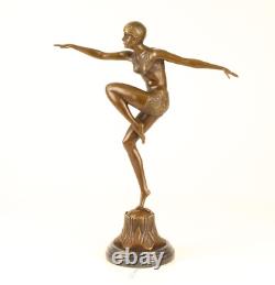 Sculpture Dancer With Brio in bronze on a marble base after Demetre Chiparus