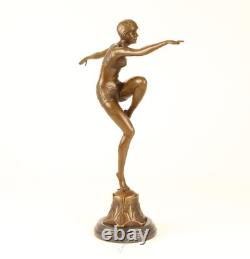 Sculpture Dancer With Brio in bronze on a marble base after Demetre Chiparus
