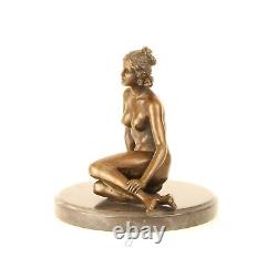 Sculpture Woman of Magreget bronze on a black marble after Ferdinand Preiss