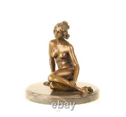 Sculpture Woman of Magreget bronze on a black marble after Ferdinand Preiss