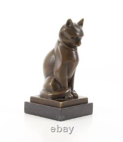 Sculpture of a Modern Cat on Black Marble by Coenraad