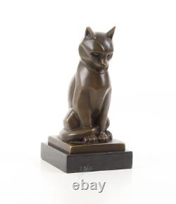 Sculpture of a Modern Cat on Black Marble by Coenraad