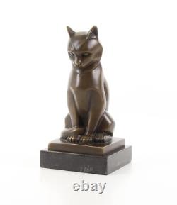 Sculpture of a Modern Cat on Black Marble by Coenraad