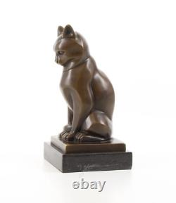 Sculpture of a Modern Cat on Black Marble by Coenraad Sculpture of a Modern Cat on Black Marble by Coenraad