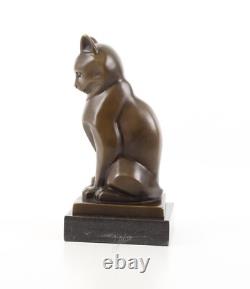 Sculpture of a Modern Cat on Black Marble by Coenraad
