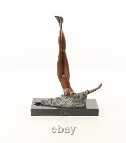 Sculpture of a Naked Woman in Bronze on Black Marble after Nick