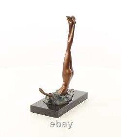 Sculpture of a Naked Woman in Bronze on Black Marble after Nick