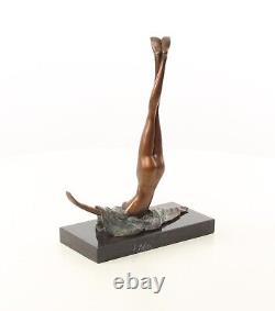 Sculpture of a Naked Woman in Bronze on Black Marble after Nick