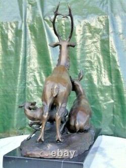 Statue Of A Family Of Deer And Deer And Fawn In Bronze On Marble Signed