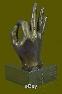 Abstrait Moderne Art Ok Gesture Signe Bronze Sculpture Marbre Socle Figurine