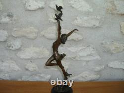 Aldo VITALEH, Bronze sur Marbre figurant la DANSEUSE AUX COLOMBES signé, TBE