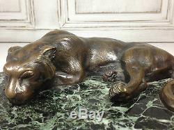 Ancien Bronze Animalier Une Lionne Sur Socle En Marbre Signe H. Payen