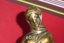 Ancienne statue en bronze doré représente une femme nue non signé socle marbre