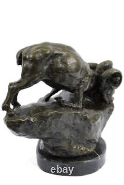 Art Sculpture Zociac Signe Aries RAM Marche à Travers April Bronze Marbre