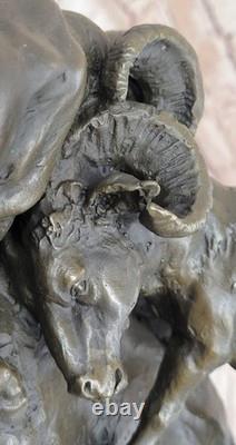 Art Sculpture Zociac Signe Aries RAM Marche à Travers April Bronze Marbre