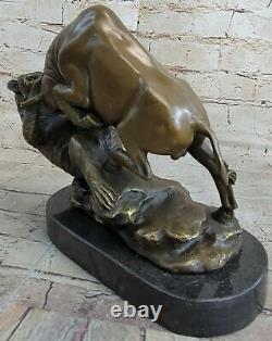 Art Signé Taureau Combats Avec Ours Marbre Bronze Statue Lost Cire Méthode Ouvre