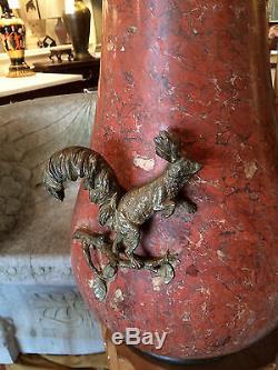 Autrichien Marbre Vase avec Bronze Supports de un Squirrrel Signé Shumacher