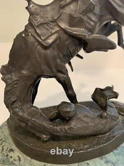 Base vintage en marbre vert sculpture Frederick Remington le méchant poney
