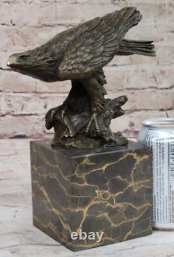 Bronze Aigle Atterrissage Signée Sculpture Avec Marbre Base Miguel Lopez Affaire