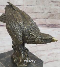 Bronze Aigle Atterrissage Signée Sculpture Avec Marbre Base Miguel Lopez Affaire