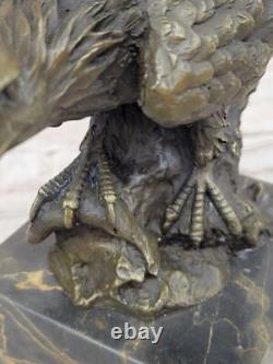 Bronze Aigle Atterrissage Signée Sculpture Avec Marbre Base Miguel Lopez Affaire
