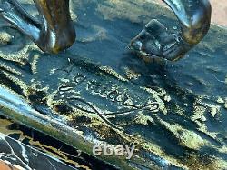 Bronze Ancien Signé Luis D'aguiar Représentant Un Jockey En Course Sur Marbre