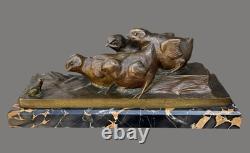 Bronze Art Deco Sur Marbre Representant Des Poussins Et Une Grenouille Signé