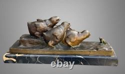 Bronze Art Deco Sur Marbre Representant Des Poussins Et Une Grenouille Signé