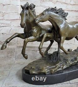 Bronze Sauvage Chevaux Marbre Base Signée Statue Sculpture Figurine Fonte