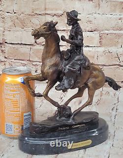 Bronze Statue Signée Remington Cowboy Charge Marbre Base Sculpture Figurine