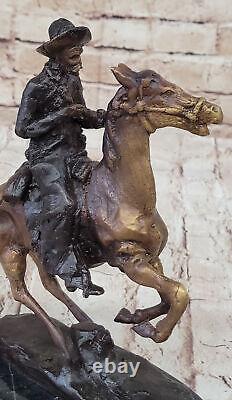 Bronze Statue Signée Remington Cowboy Charge Marbre Base Sculpture Figurine