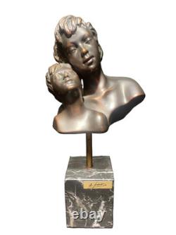 Bronze sur socle en marbre signé A. Hair