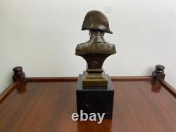 Buste Napoleon en bronze sur un socle en marbre noir d'après A. Canova